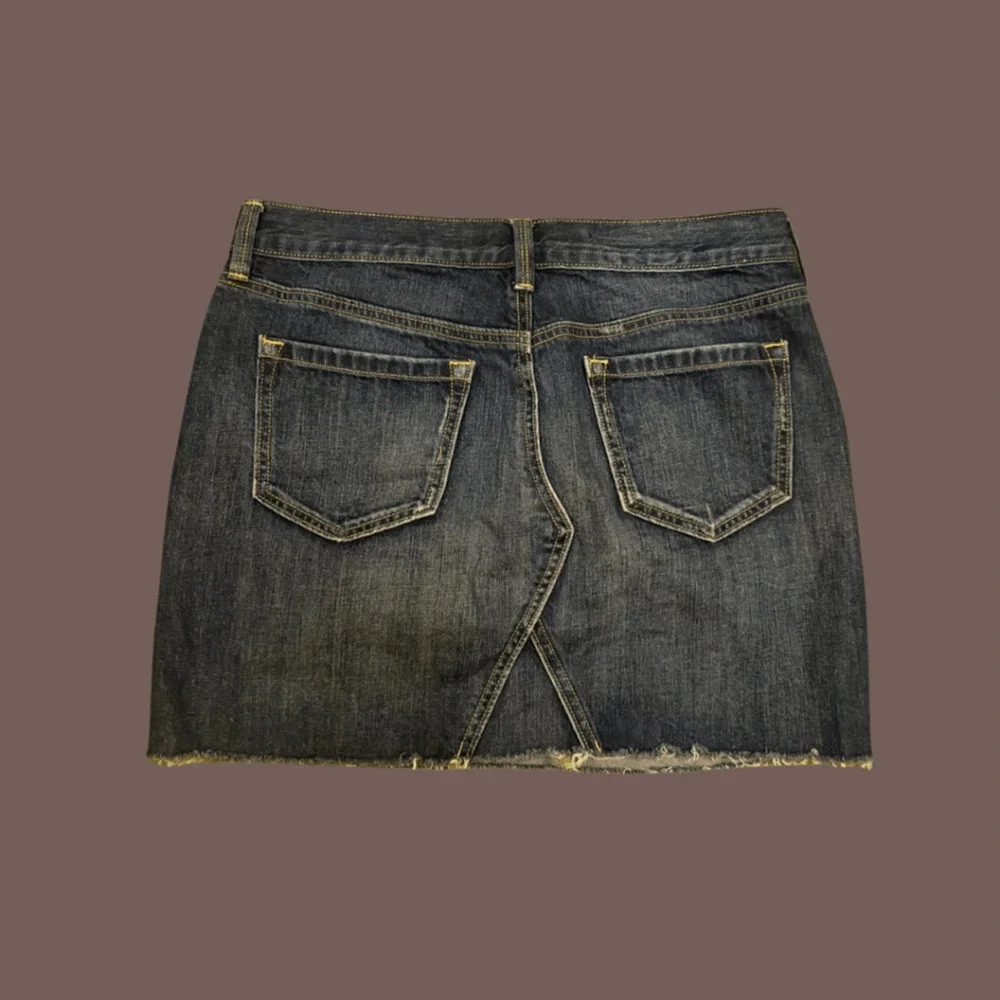 Old Navy Denim Mini Skirt | Distressed Dark Wash | Size 6 | Vintage